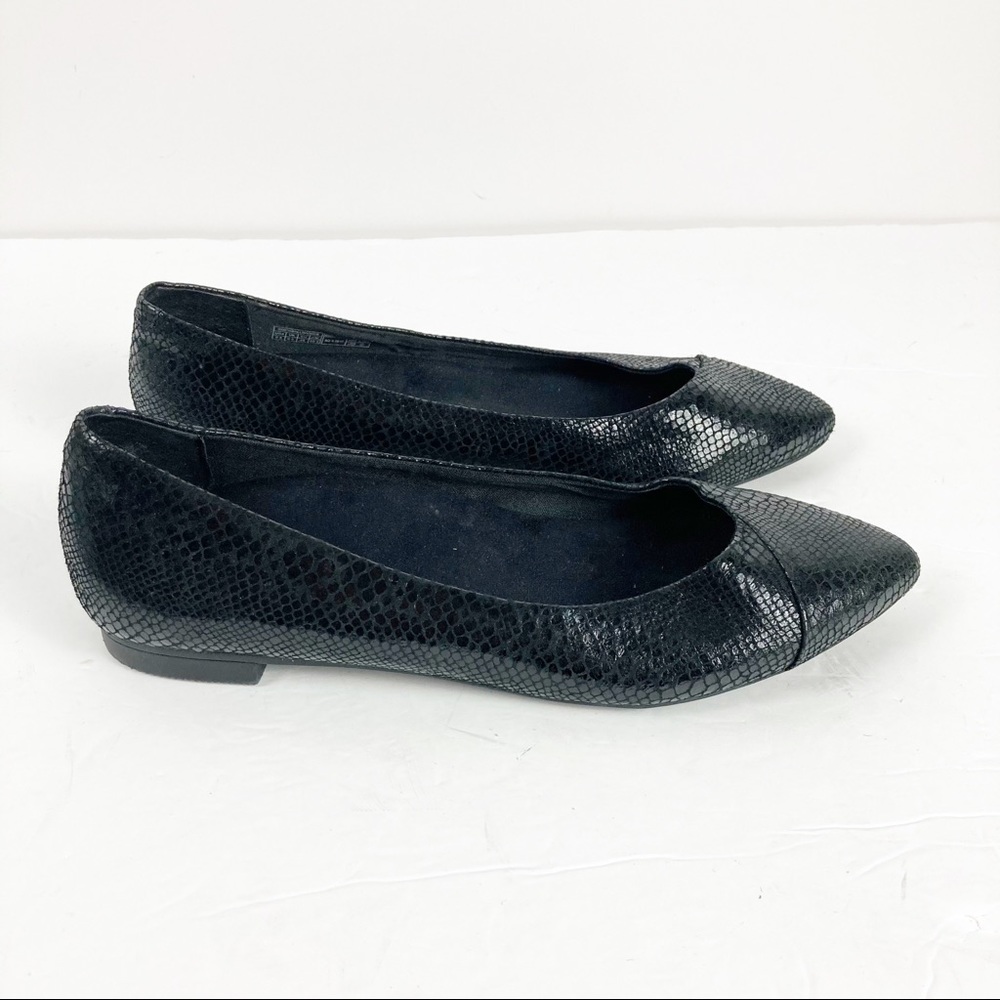 Vionic Black Snake Print Pointy Toe Flats Sz 8.5